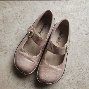 Alegria Pink Iridescent Mary Jane Shoes with Jeweled Buckle Sz 36 EU